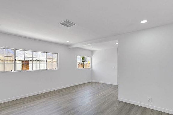 5th image of 7443 1/2 Balcom Ave #7443-1/2