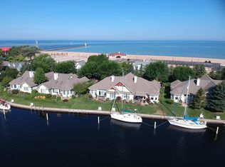 4 Harbor Point Ln, Manistee, MI 49660