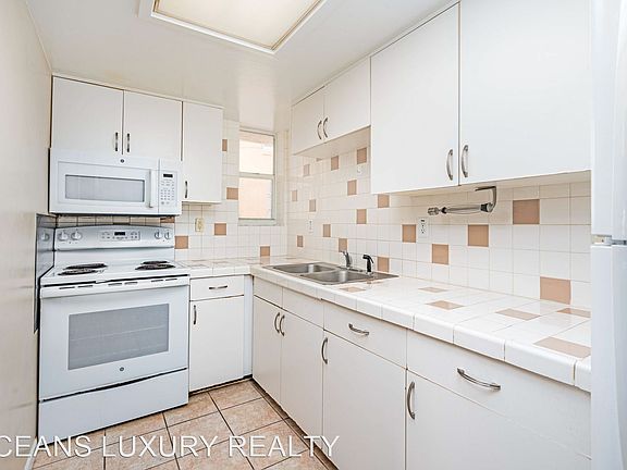 4th image of 517-1 University Blvd