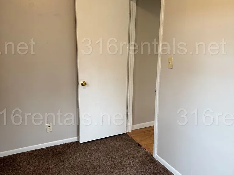 303 N Emporia St — Photo 14