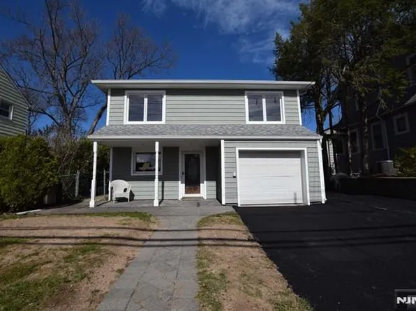 16-19 11th St, Fair Lawn, NJ 07410