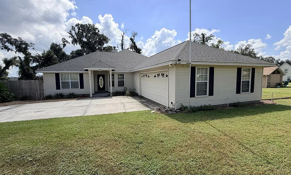 5327 Golf Dr