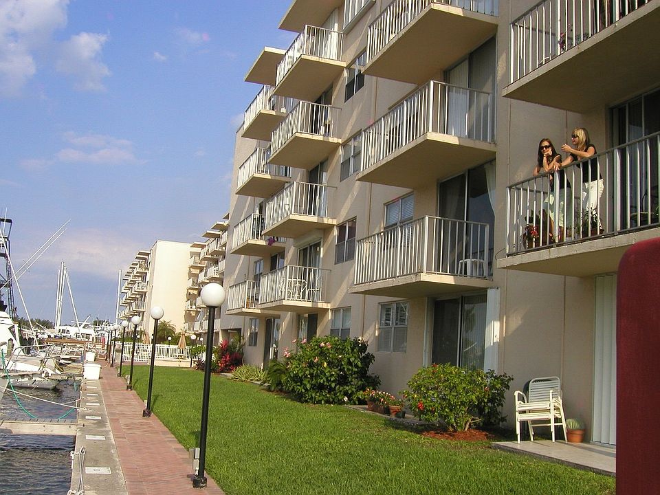 1st image of 1777 SE 15th St APT 312