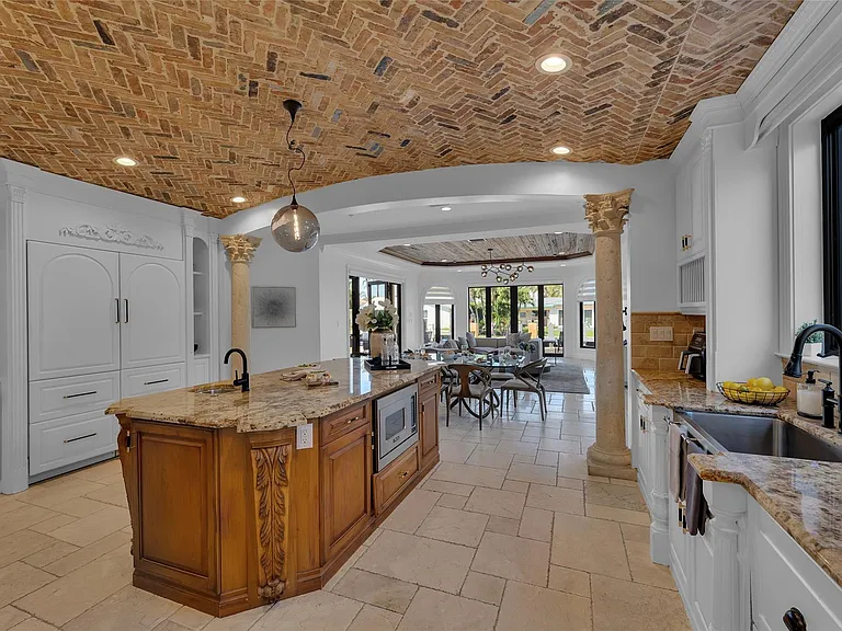 1011 Rhodes Villa Ave — Photo 67