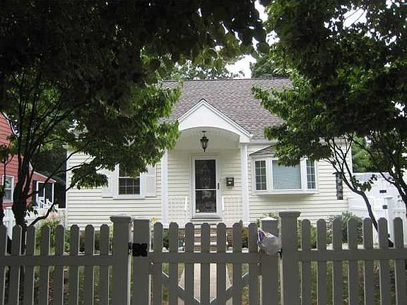 2nd image of 342 Beach Ave