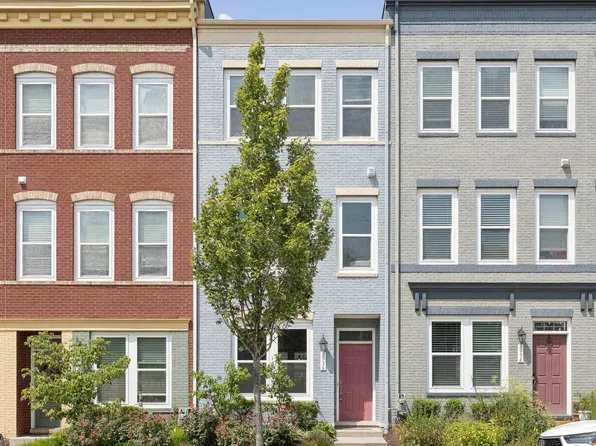 8936 Center St, Manassas, VA 20110