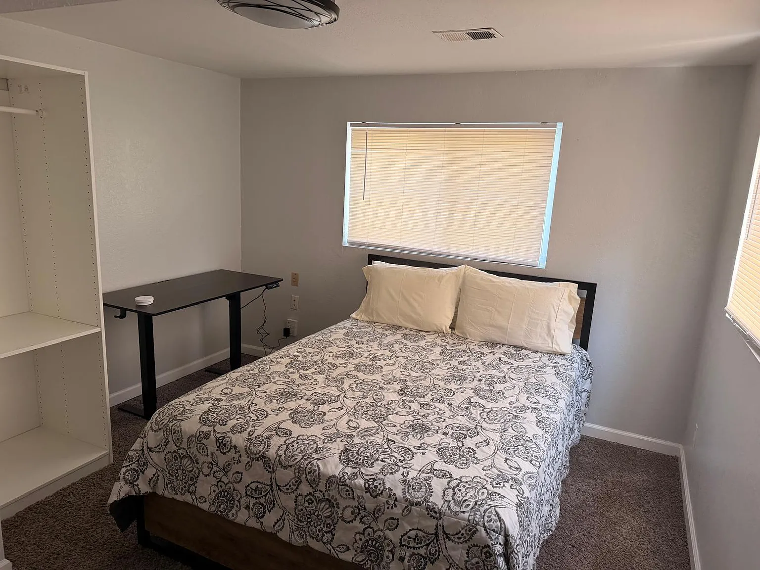 4 bed, 2.0 bath, 2600 sqft, $1,118 — Photo 1
