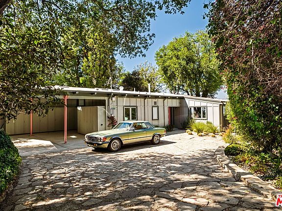 3rd image of 7523 Mulholland Dr