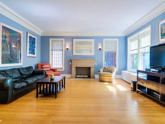 3rd image of 5025 S Woodlawn Ave #3