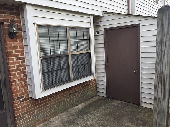 3rd image of 137 Cape Charles Sq