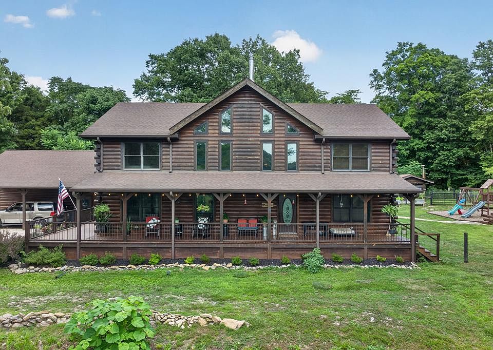 1st image of 20 Magee Ln
