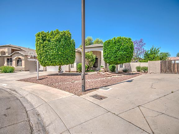 3rd image of 1038 N Wade Dr