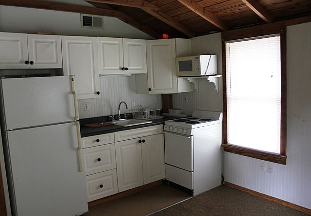 2nd image of 102B Gaston Ave