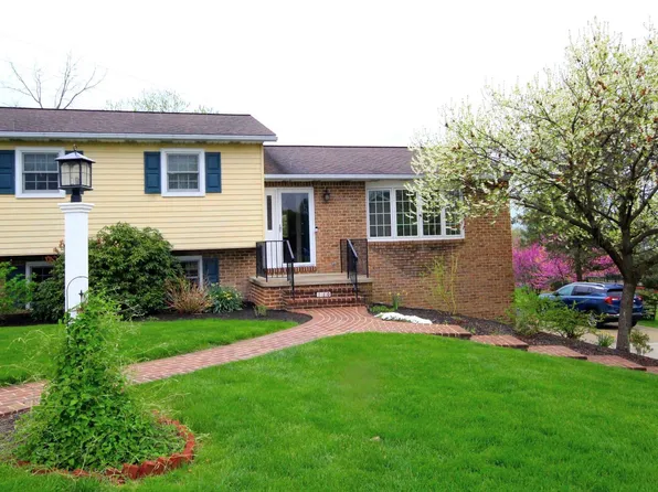 110 Basler Dr, Elizabethtown, PA 17022