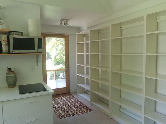 4th image of 9 Ivy St Rear 9