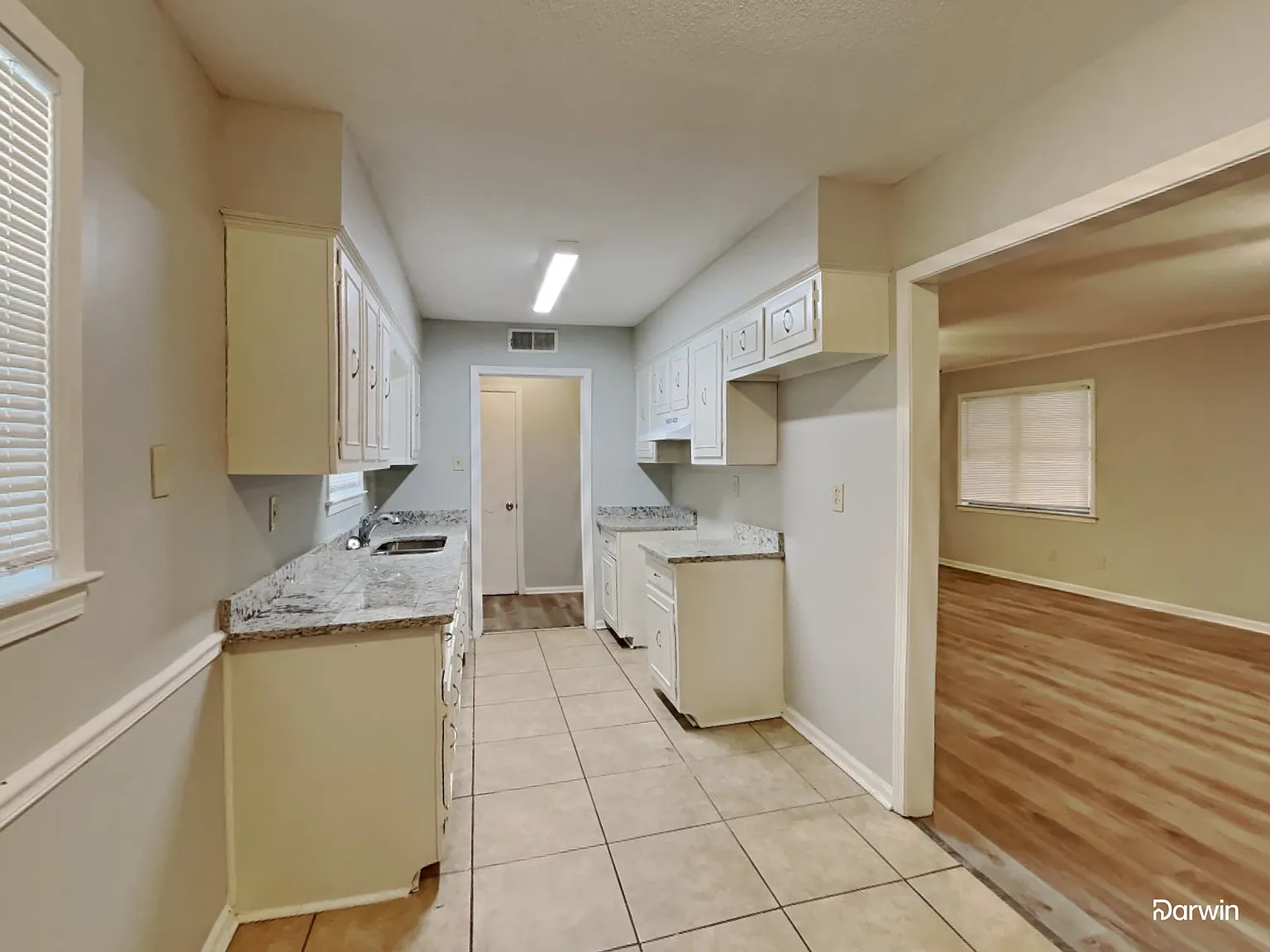 3 bed, 2.0 bath, 1229 sqft, $1,360 — Photo 2