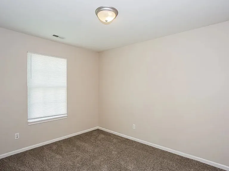 3036 Knightsbridge Ln — Photo 5