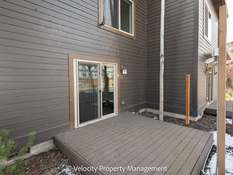 600 SW Otter Way — Photo 32