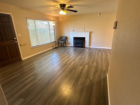 5th image of 3368 W Princeton Ave