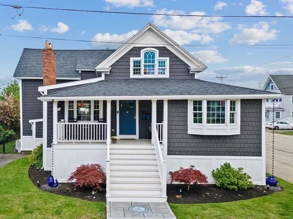 14 Lewis St, Hull, MA 02045