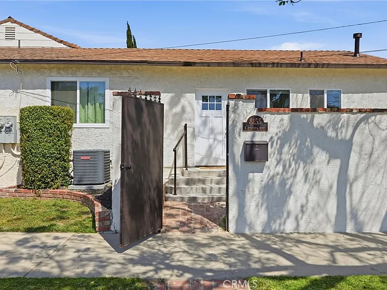 8155 Genesta Ave — Photo 1