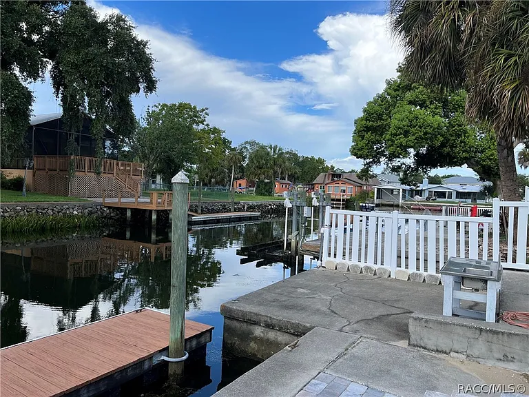 1920 NW 18th St — Photo 26