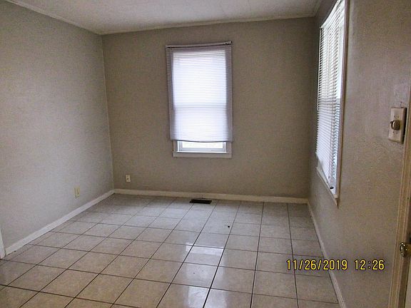 4th image of 2541 N Arlington Ave
