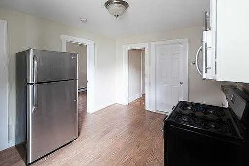 3 bed, $2,600 — Photo 2