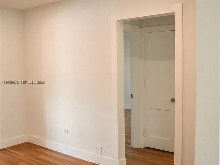 707 N J St — Photo 38