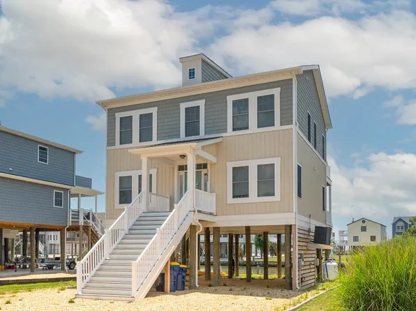 37450 Sailors Ct, Greenbackville, VA 23356