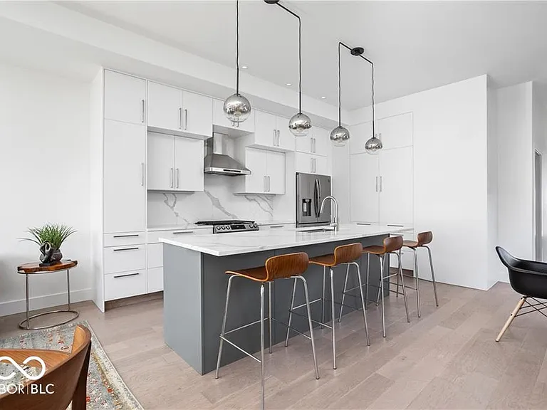 1153 S Randolph St — Photo 3
