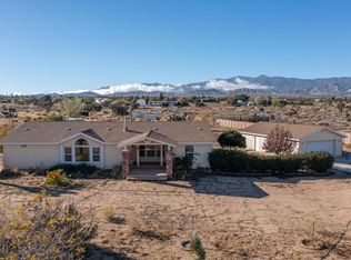 7025 Smoketree Rd, Phelan, CA 92371