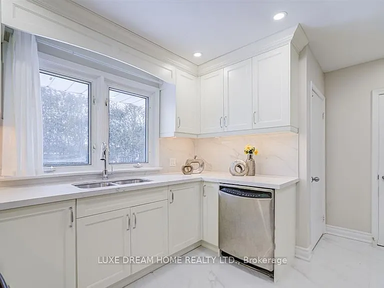 834 Law St — Photo 9