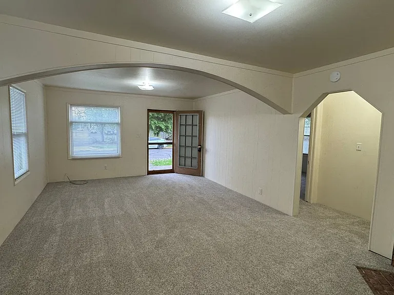 744 Taylor St — Photo 3