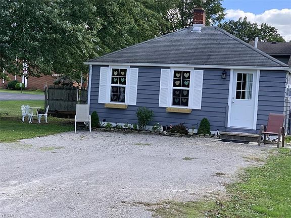 2nd image of 537 Ferndale Ave