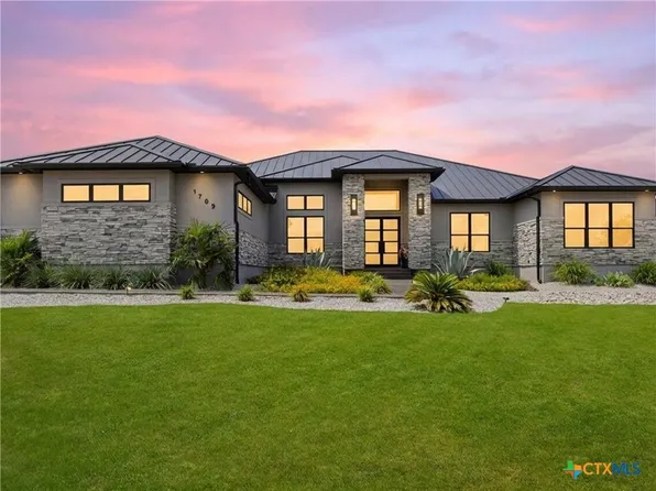 1709 Paradise Pkwy, Canyon Lake, TX 78133