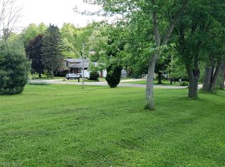 Charleston Dr, Akron, OH 44319