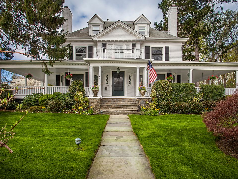 1st image of 98 Larchmont Ave