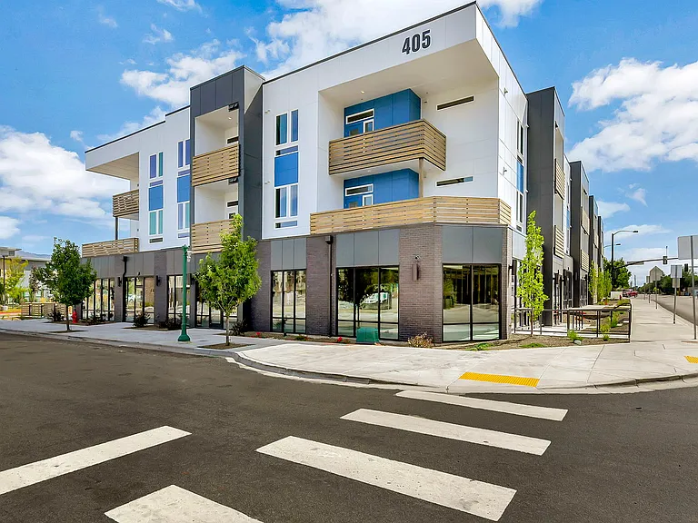 Parkway Apartments — Photo 11