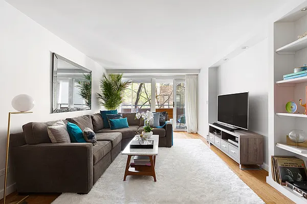 Sold by Compass | media 23