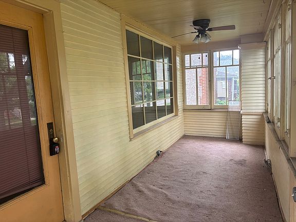 2nd image of 1028 Thomas Ave