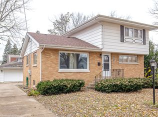 1466 Wood St, Crete, IL 60417