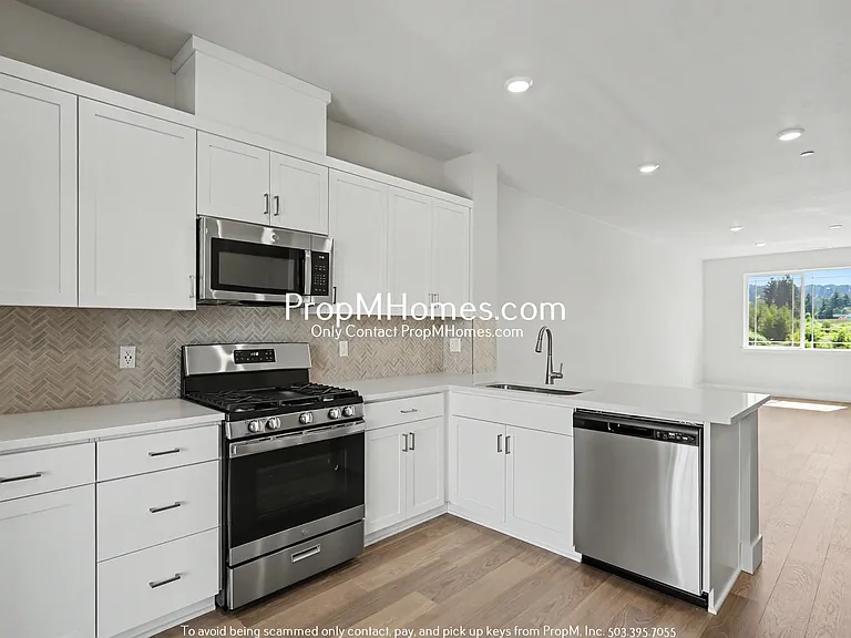 7527 NW Eleanor Ave — Photo 5