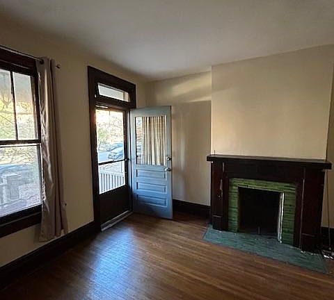 3rd image of 135 W 1st Ave #1