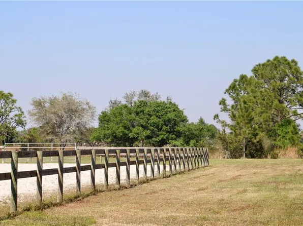 1121 Carson DR SW, LABELLE, FL 33935