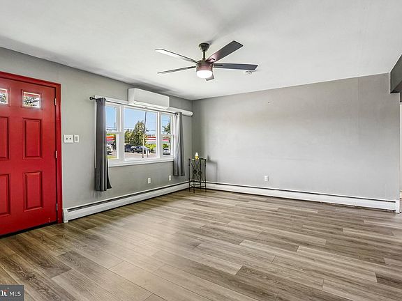 5th image of 540 Olive St
