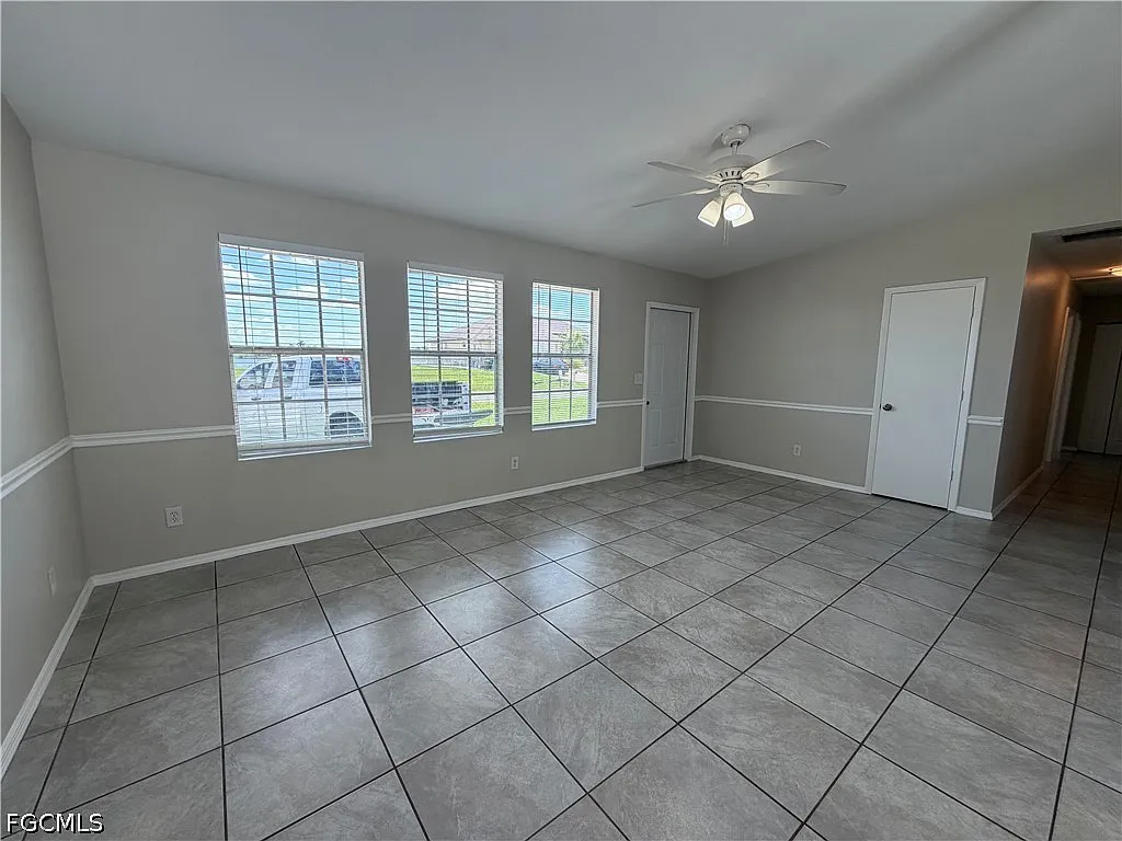 3 bed, 2.0 bath, 1176 sqft, $1,995 — Photo 3