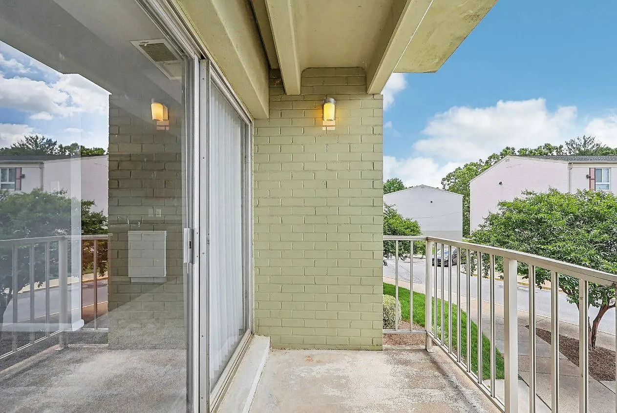 Andrews Ridge Apartments — Photo 2