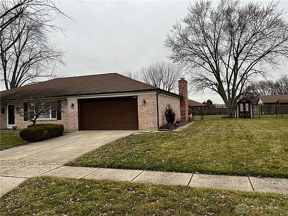 3rd image of 795 Clarendon Ct