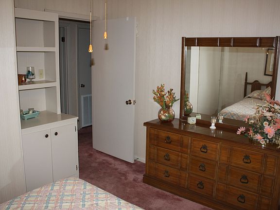 5th image of 1010 Yarborough Hts